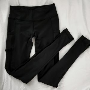 Lululemon yoga pants WITH POCKETS